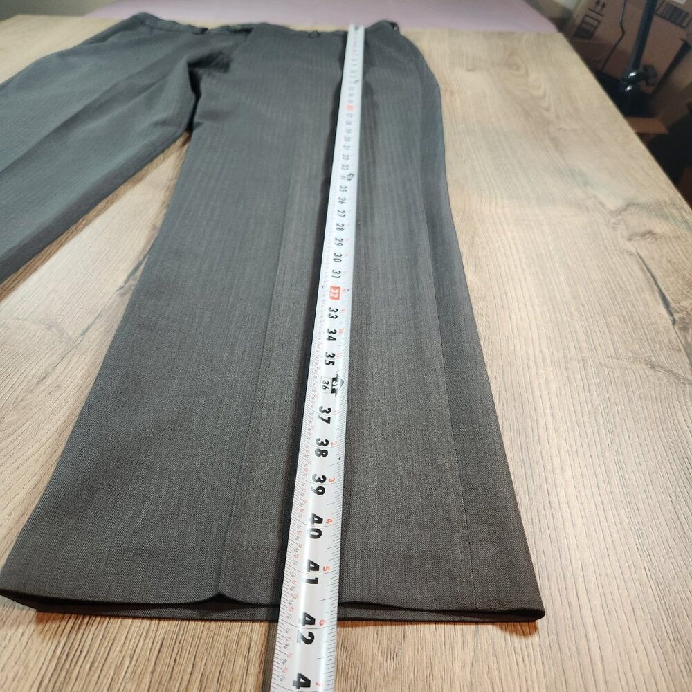 IZOD Men's Gray Dress Pants 36x32 Straight Fit Flat Front Charcoal Office Slacks - Picture 9 of 11
